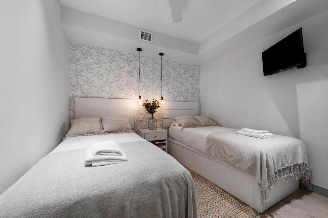 2 Bedrooms 1 Bathroom Furnished - Justicia - Executive Style - Mintystay Madryt Zewnętrze zdjęcie