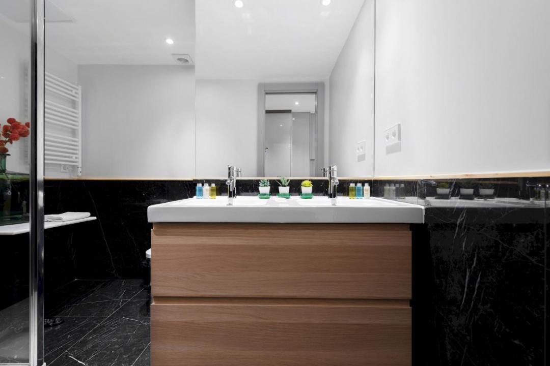2 Bedrooms 1 Bathroom Furnished - Justicia - Executive Style - Mintystay Madryt Zewnętrze zdjęcie