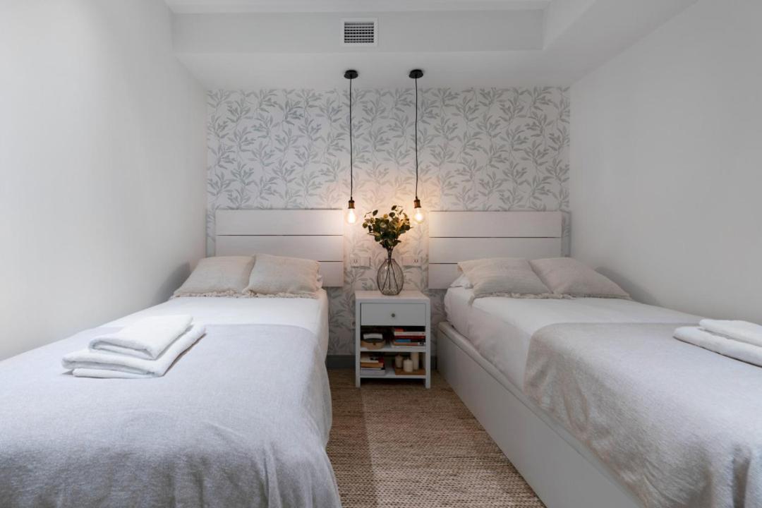 2 Bedrooms 1 Bathroom Furnished - Justicia - Executive Style - Mintystay Madryt Zewnętrze zdjęcie